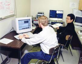 Students use computers, St. Cloud State University