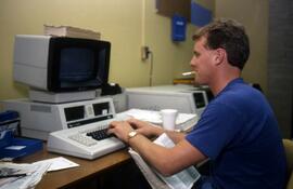 Student uses a computer, St. Cloud State University