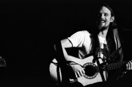 Shawn Phillips performs at St. Cloud State University