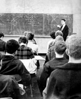 Students attend a lecture, St. Cloud State University
