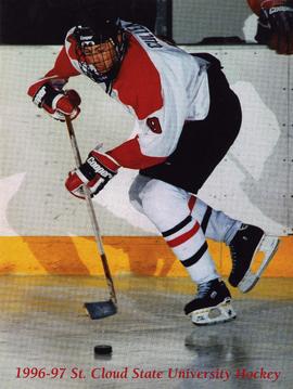 Hockey player Matt Cullen in action, St. Cloud State University