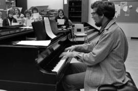 Stephen Fuller teaches a music class, St. Cloud State University