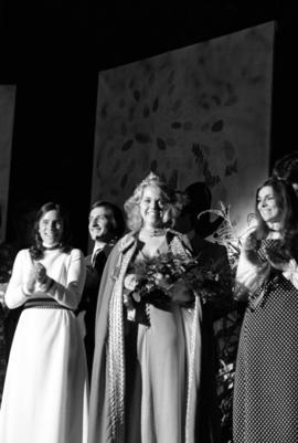 Jeanne Hansen is crowned homecoming queen, St. Cloud State University