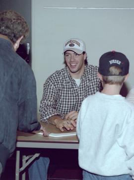 Matt Cullen signs autographs, St. Cloud State University