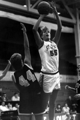 Simona Samuelson shoots a basketball, St. Cloud State University