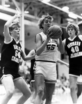 Simona Samuelson handles the basketball, St. Cloud State University