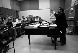Stephen Fuller teaches a music class, St. Cloud State University