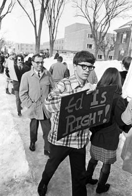 Students protest the non-renewal of the contract of Ed Richer, St. Cloud State University