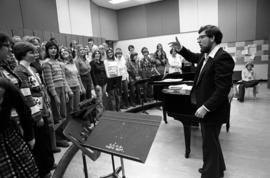 Stephen Fuller teaches a music class, St. Cloud State University