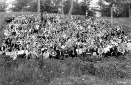 Students gather together, St. Cloud State University