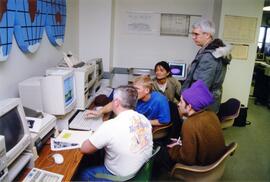 Students use a computer, St. Cloud State University