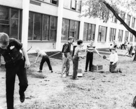 Students work outside, Gray Campus Laboratory School,ﾠ St. Cloud State University