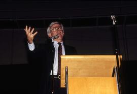 Phil Donahue speaks on campus, St. Cloud State University