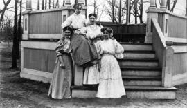 Women gather at St. Cloud's Central (Barden) Park